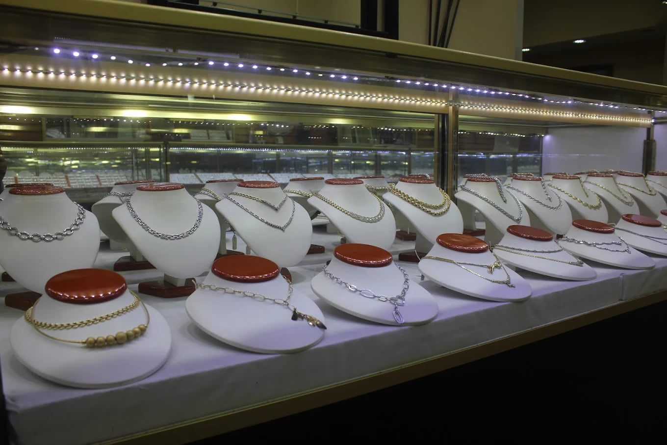 Necklace Showcase Display (In-Store)